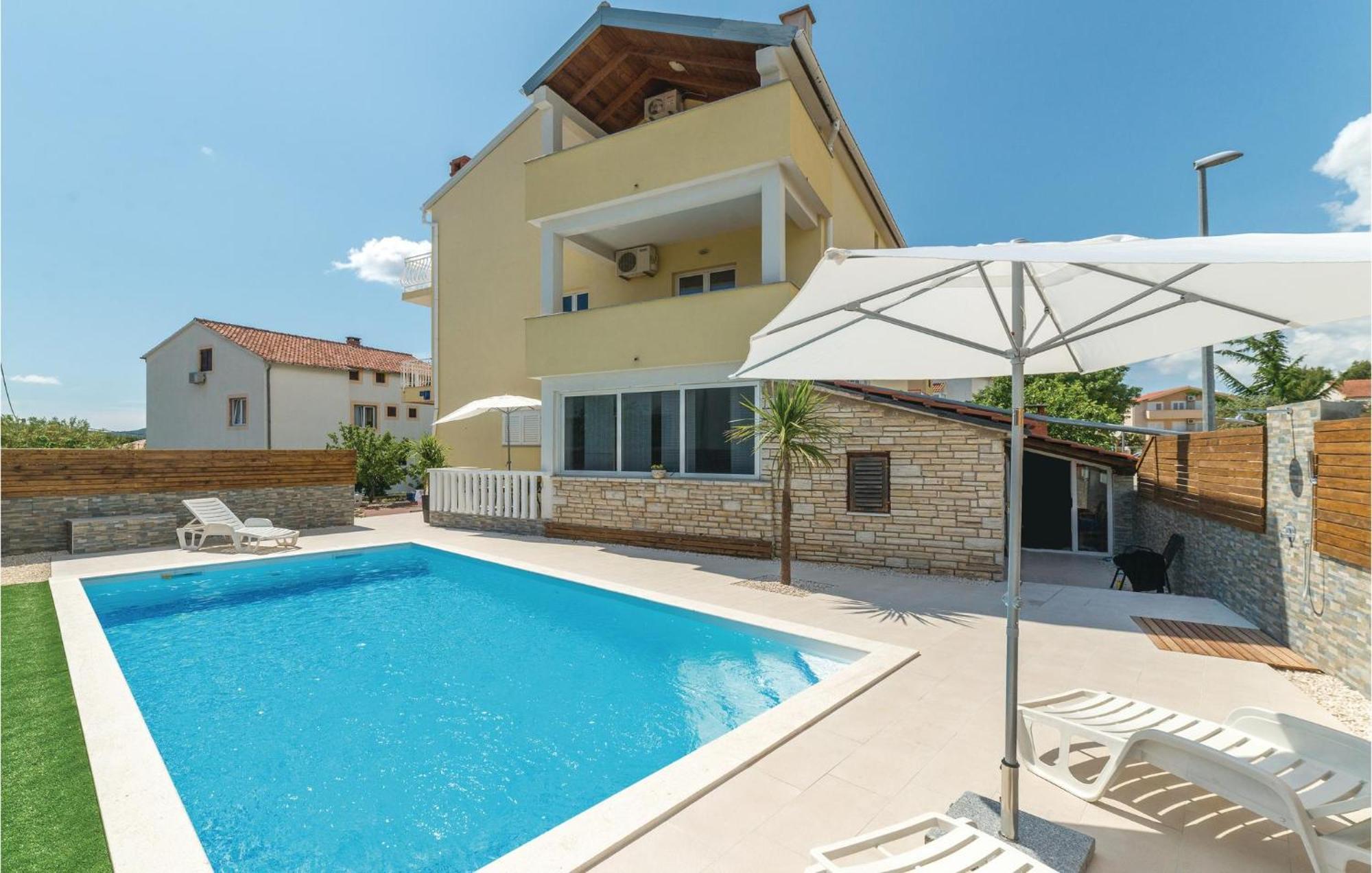 Pet Friendly Apartment In Biograd With Kitchen Biograd Na Moru Εξωτερικό φωτογραφία