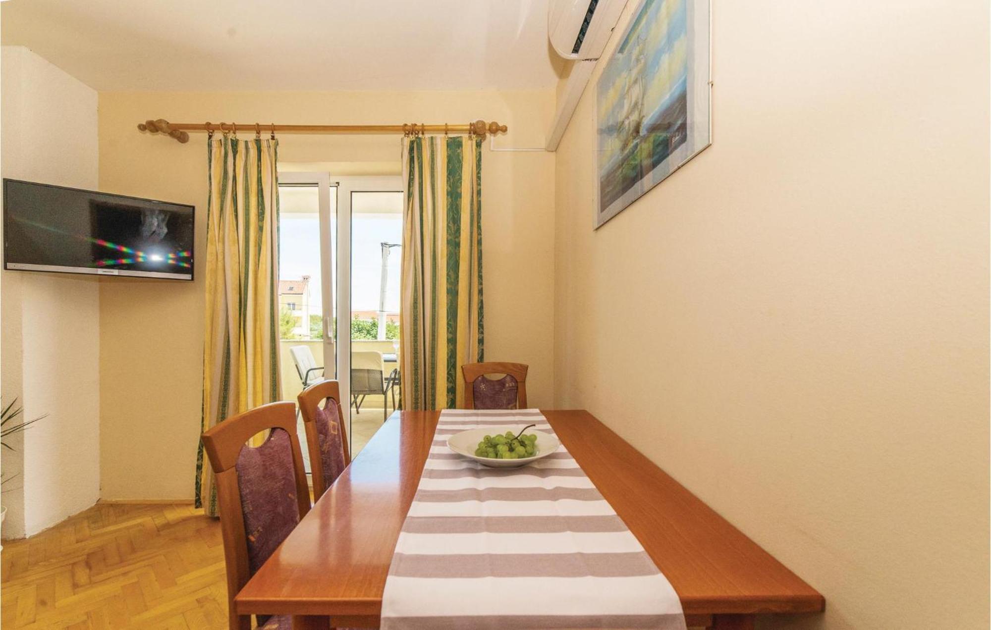 Pet Friendly Apartment In Biograd With Kitchen Biograd Na Moru Εξωτερικό φωτογραφία