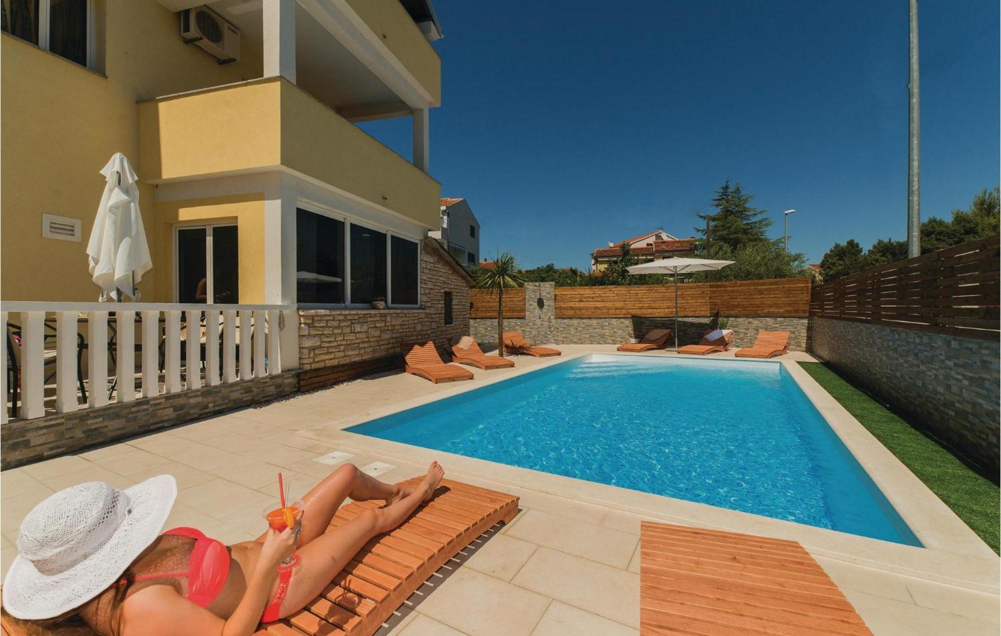 Pet Friendly Apartment In Biograd With Kitchen Biograd Na Moru Εξωτερικό φωτογραφία