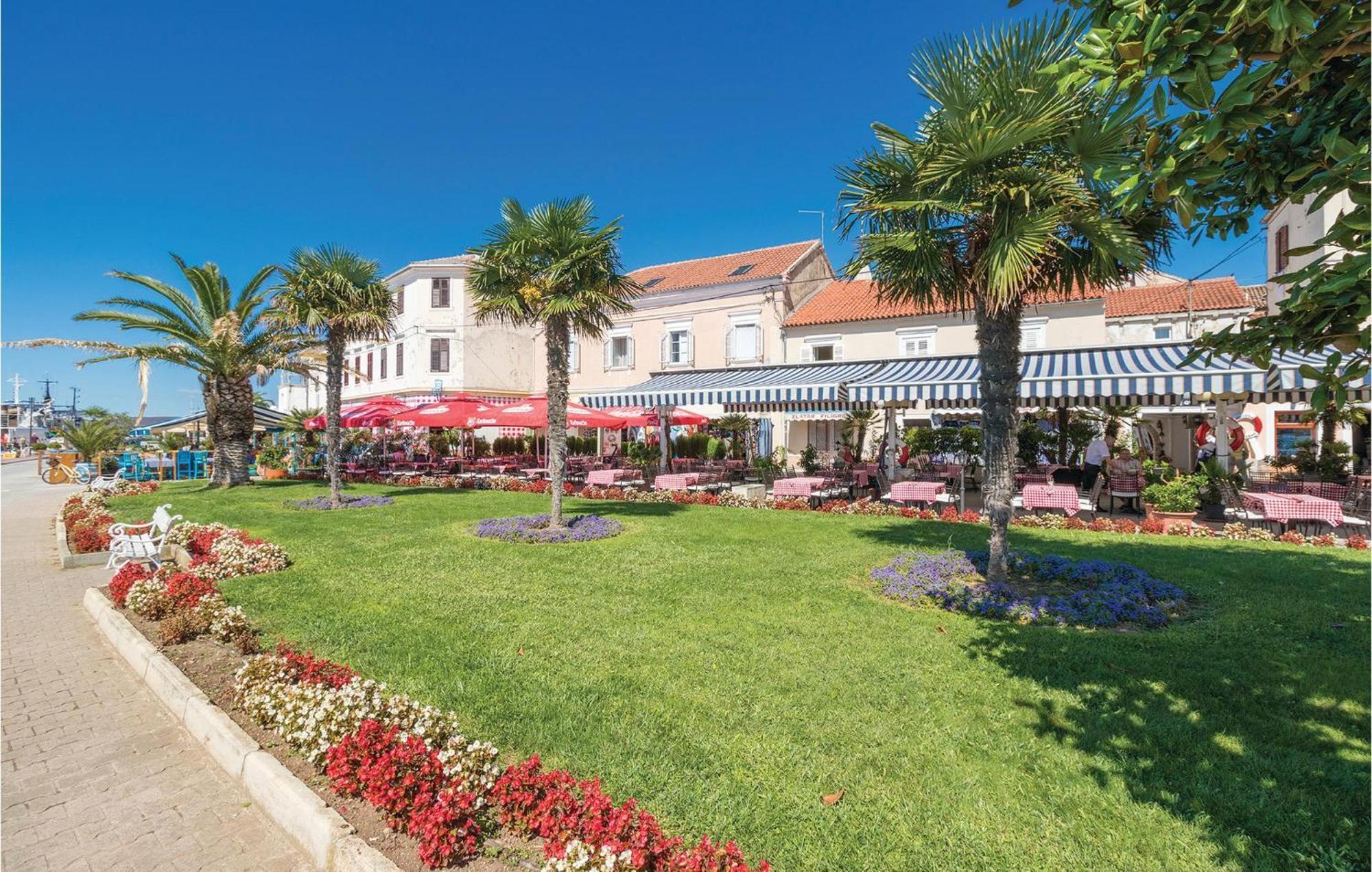 Pet Friendly Apartment In Biograd With Kitchen Biograd Na Moru Εξωτερικό φωτογραφία